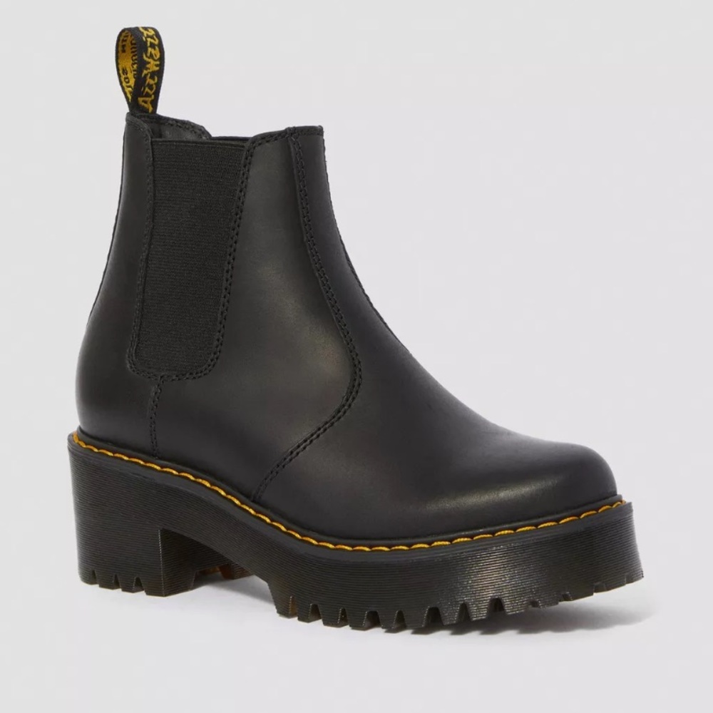 Doc Martens Rometty Wyoming Leather Platform Chelsea Boots